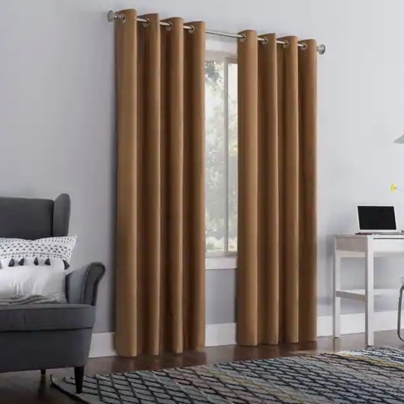 Sun Zero Cameron Thermal Insulated Total Blackout Grommet 3 Panels - Picture 3 of 9